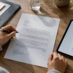 Sollicitatiebrief schrijven met AI waarbij de sollicitant de tekst persoonlijk aanpast